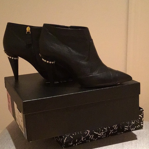 Chanel Black Leather Cap Toe Ankle Boots/Booties - Picture 2 of 6